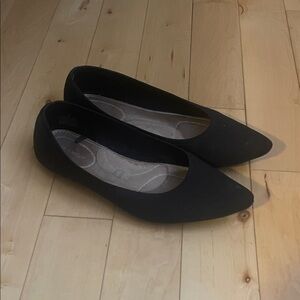 Old Navy Black Pointed Slip-On Flats